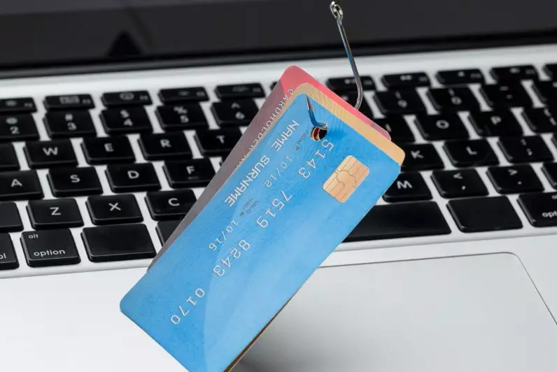 Казахстанские банки обяжут возвращать деньги жертвам мошенников