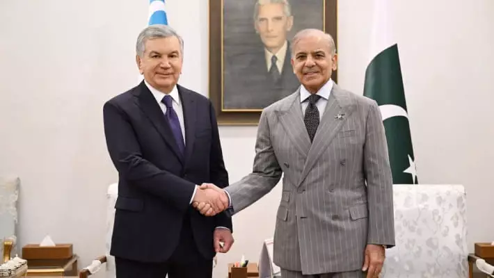 Мирзиёев и Шариф провели заседание Совета стратегического сотрудничества