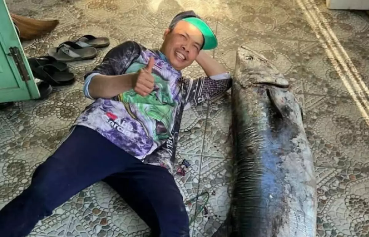 Рыболов-любитель поймал рыбу весом 63 кг