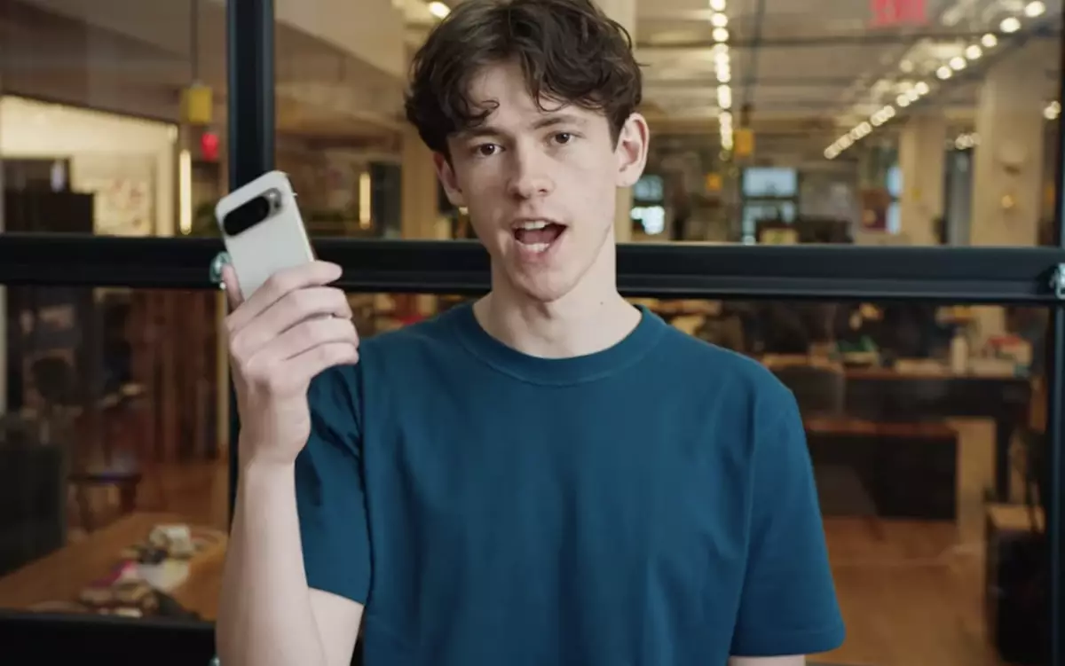 Пользователи ChatGPT переходят к Gemini и отказываются от айфонов (ВИДЕО)