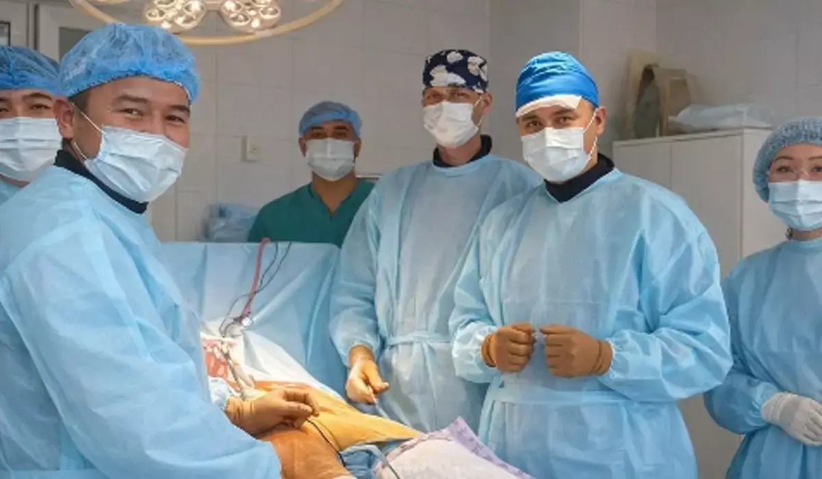 Екі апта ессіз жатқан: Өскемен дәрігерлері биіктен құлаған 30 жастағы әйелді аман алып қалды