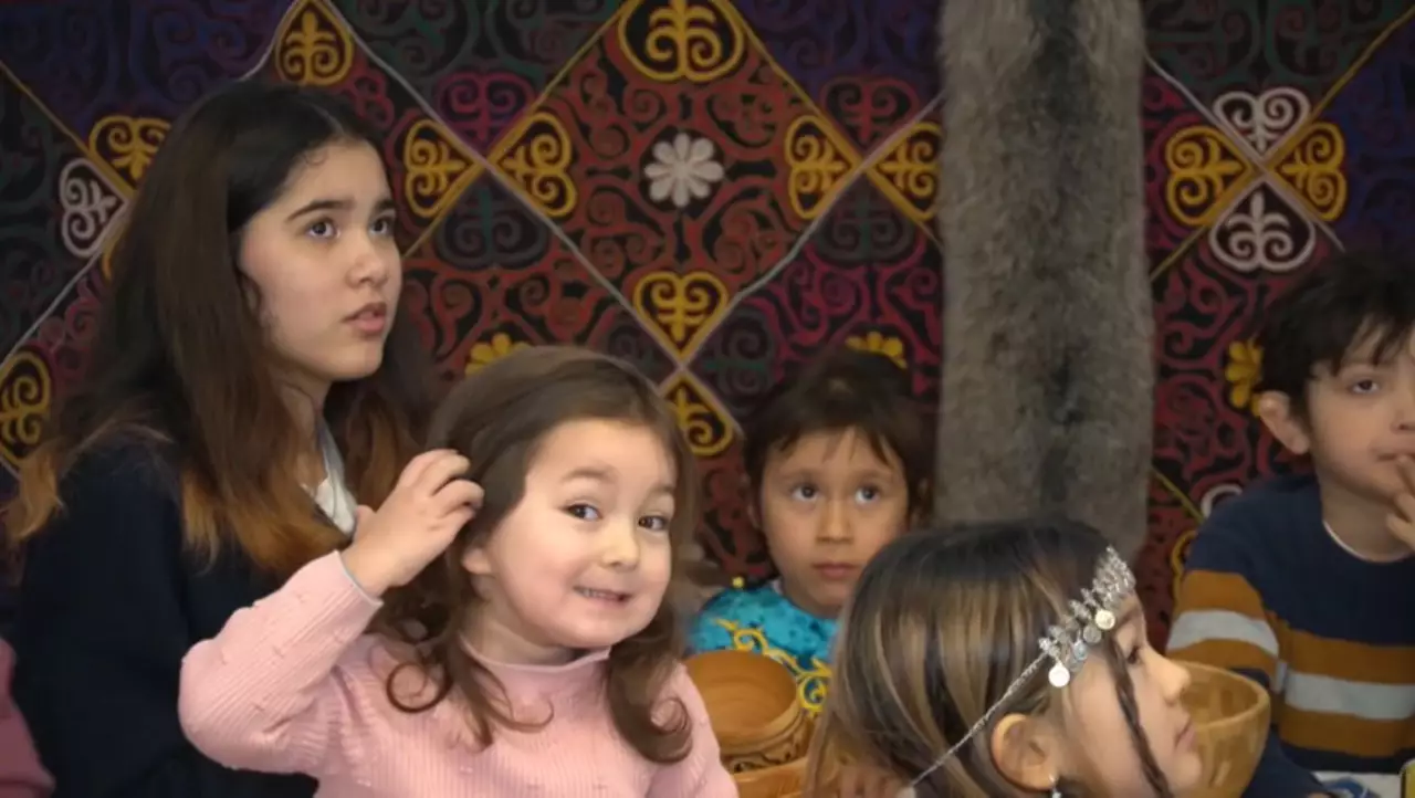 Еуропадағы қазақтар ана тілін үйреніп жүр