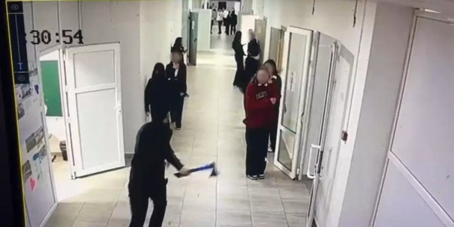 Құлсарыда мектепте оқушы қатарластарын балтамен шаппақ болды: зардап шеккендер бар