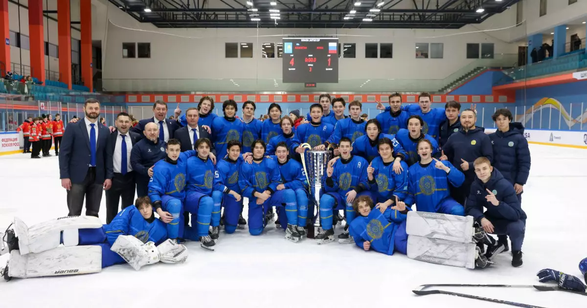  Қазақстандық жас хоккейшілер Ресей құрамасын жеңіп, чемпион атанды 