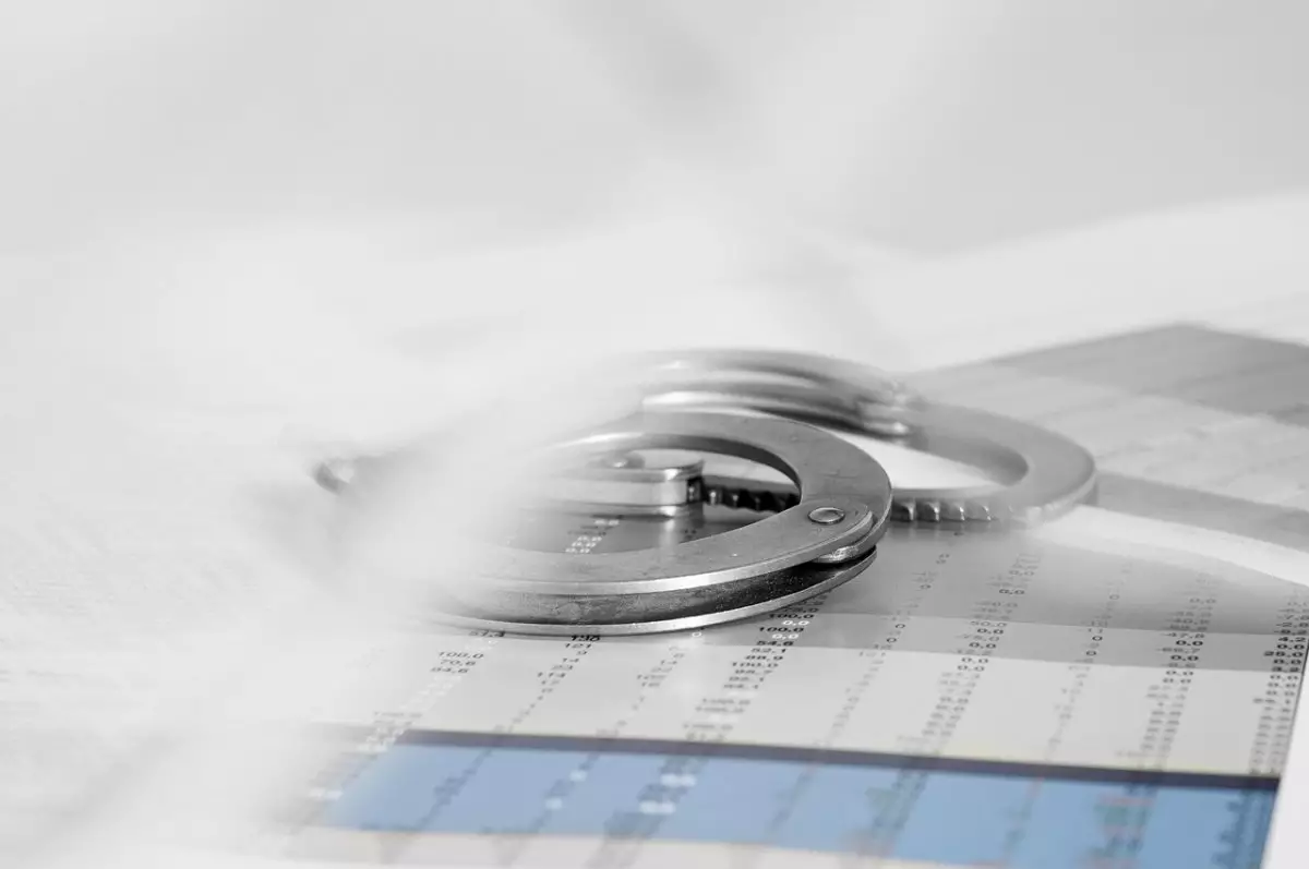 Павлодарец покусал полицейских за бедро и голову