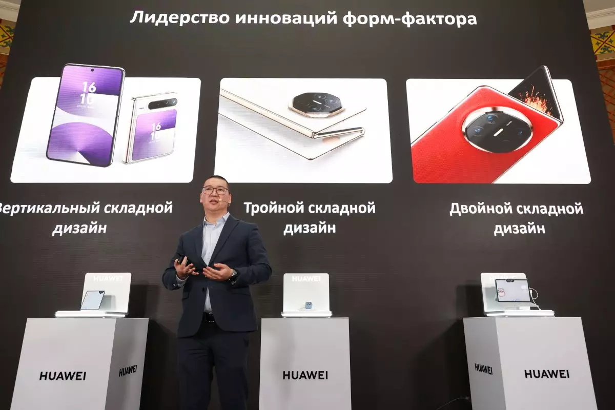 Бүктелетін смартфон, көзге жайлы планшет және жаңа құлаққап: Huawei не ұсынды