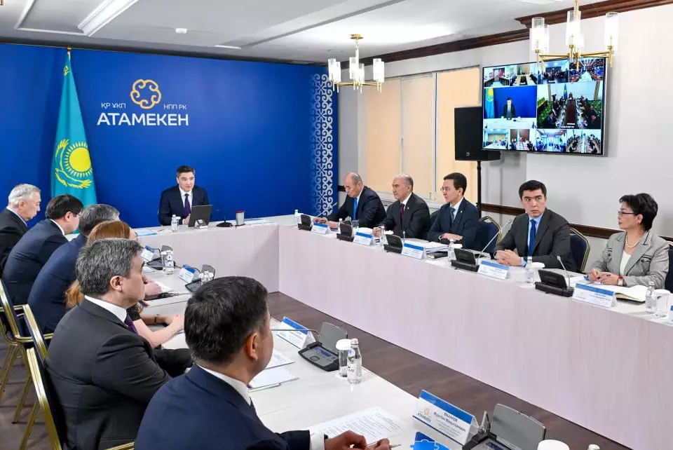 Бектенов: Проект новой Конституции укрепляет независимость и доверие к бизнесу