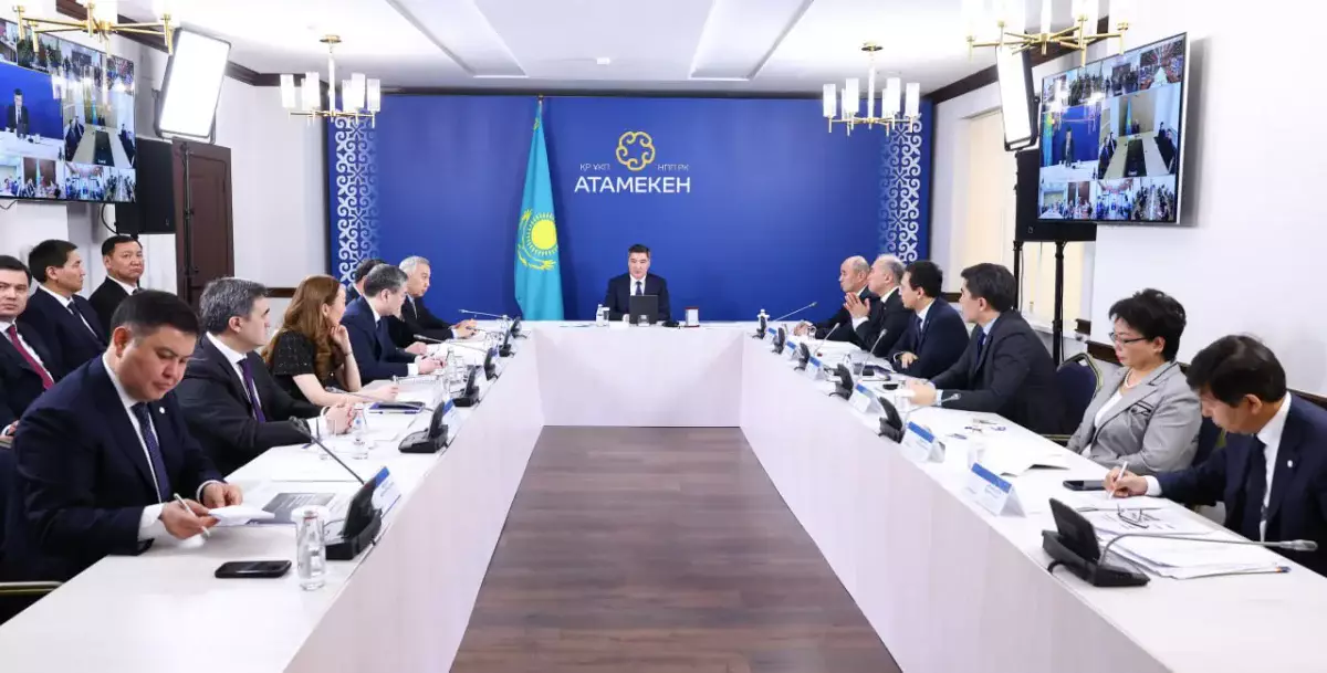 Олжас Бектенов: Конституция жобасы мемлекет пен бизнес арасындағы ұзақмерзімді серіктестік орта қалыптастырады