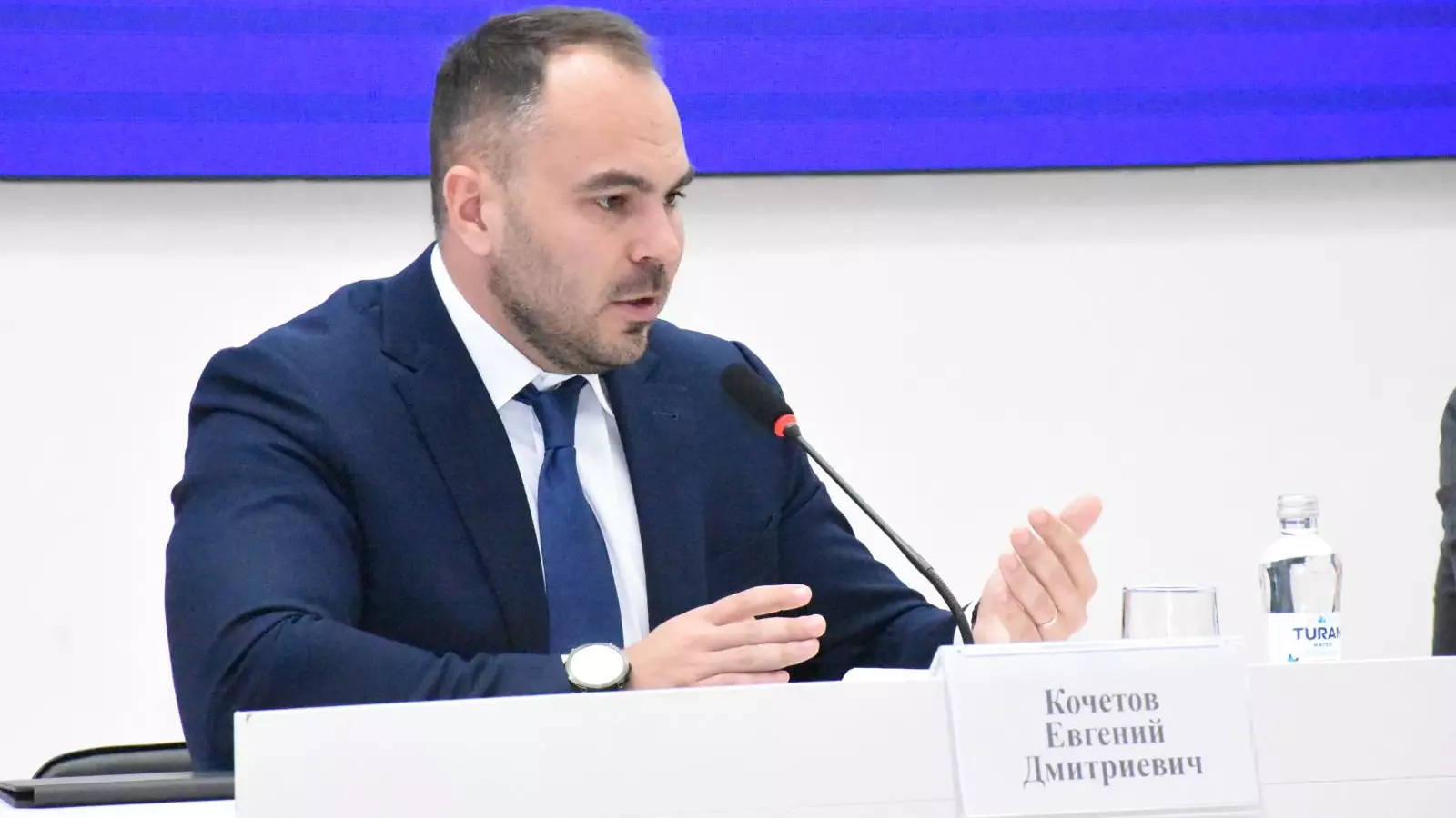 «Алып қашу мен есірткіні дәріптейтін әндерге шектеу қойылмақ»: Вице-министр мәлімдеме жасады