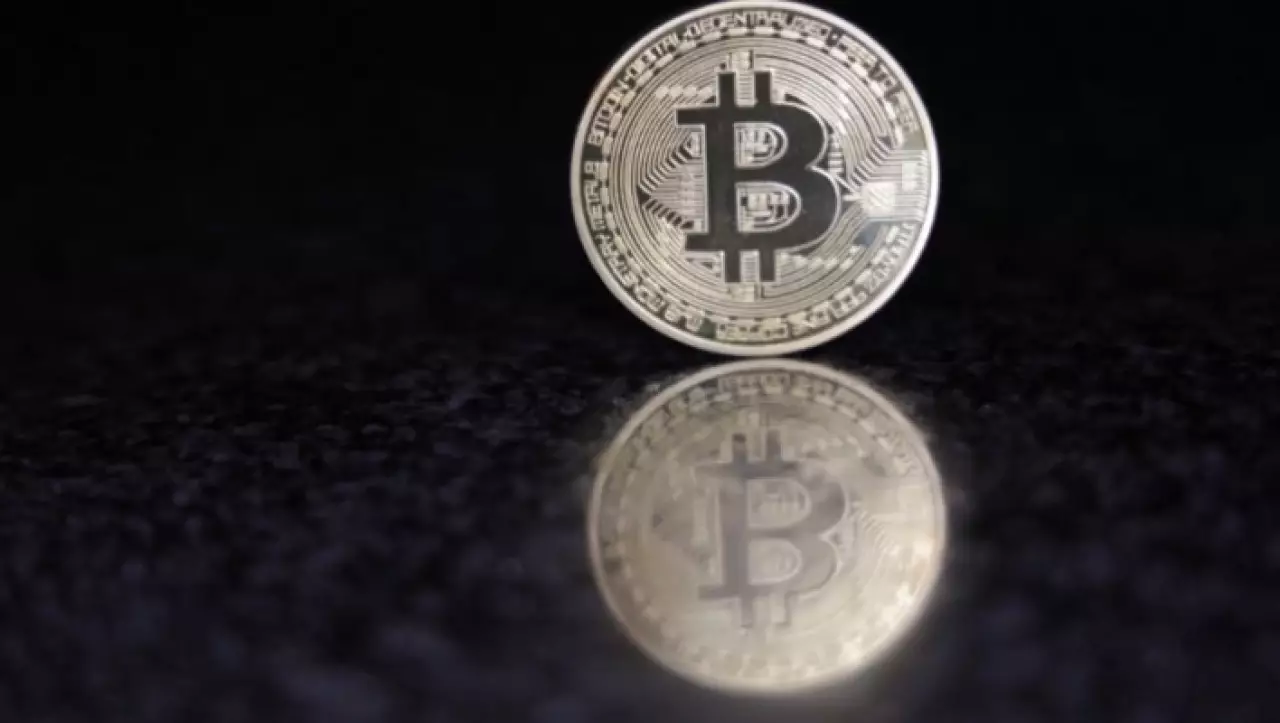 Биткоин обновил 16-месячный минимум