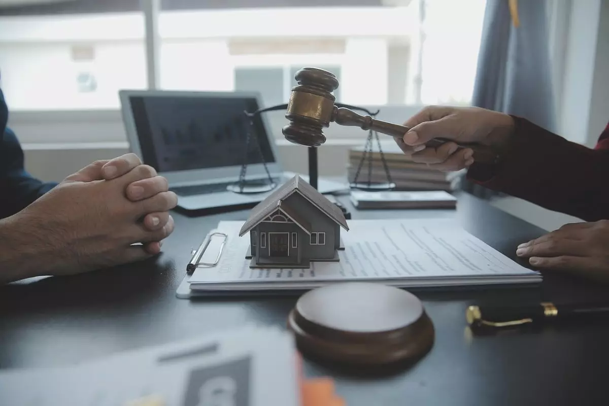 Казахстанцев осудили за подделку данных в "Едином госкадастре недвижимости"