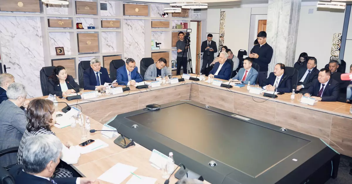  Ұлттық ғылым академиясында Конституцияны жүйелі жаңғыртудың ғылыми негіздері талқыланды 