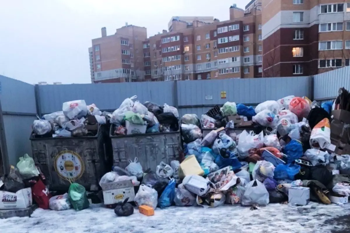 Младенца нашли в мусорном контейнере в Семее — комментарий полиции