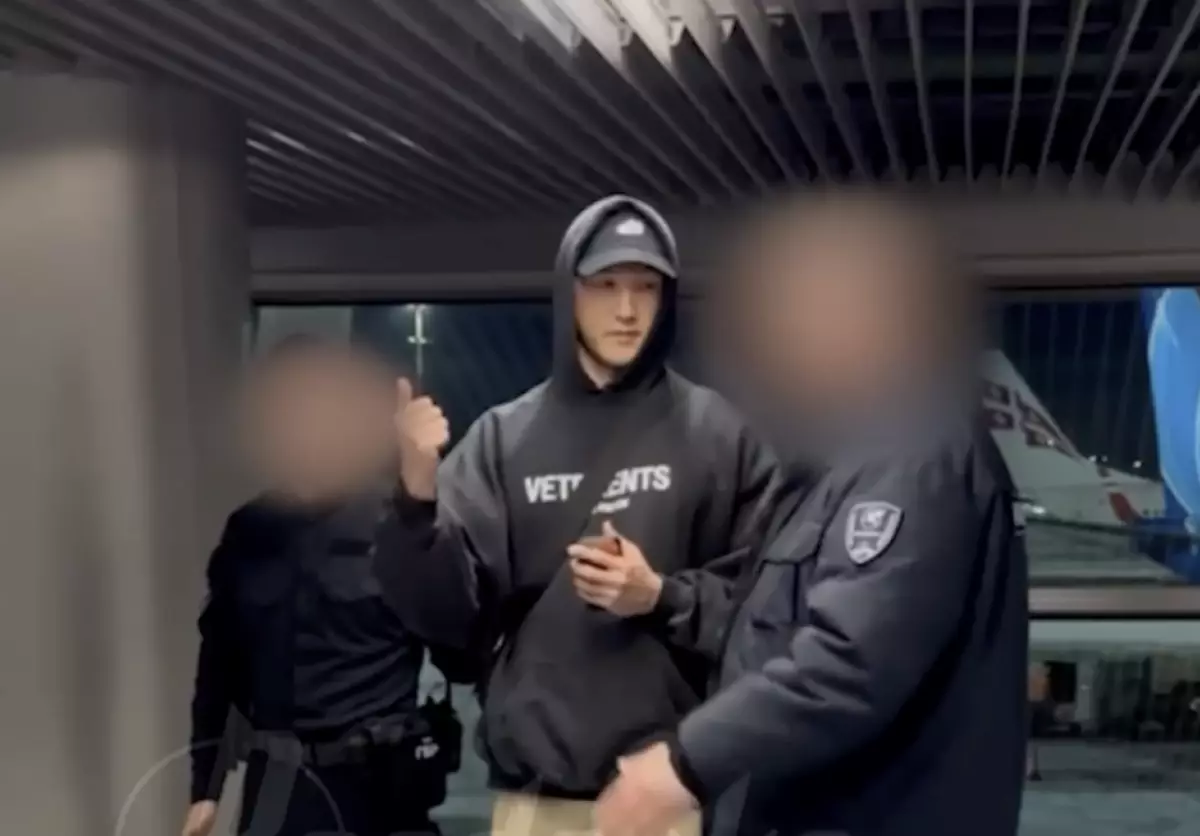 БАҚ: Сабуровқа Ресейге кіруге жарты ғасырға тыйым салынды – ол Қазақстанға ұшпақ (ВИДЕО)