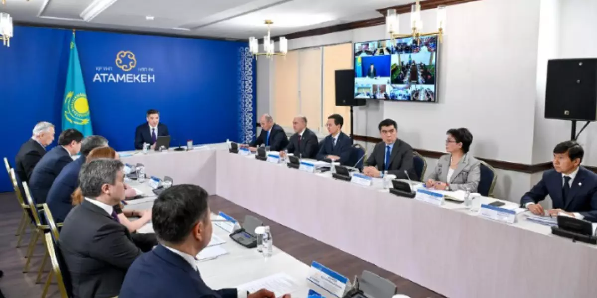 Олжас Бектенов призвал бизнес поддержать новую Конституцию Казахстана