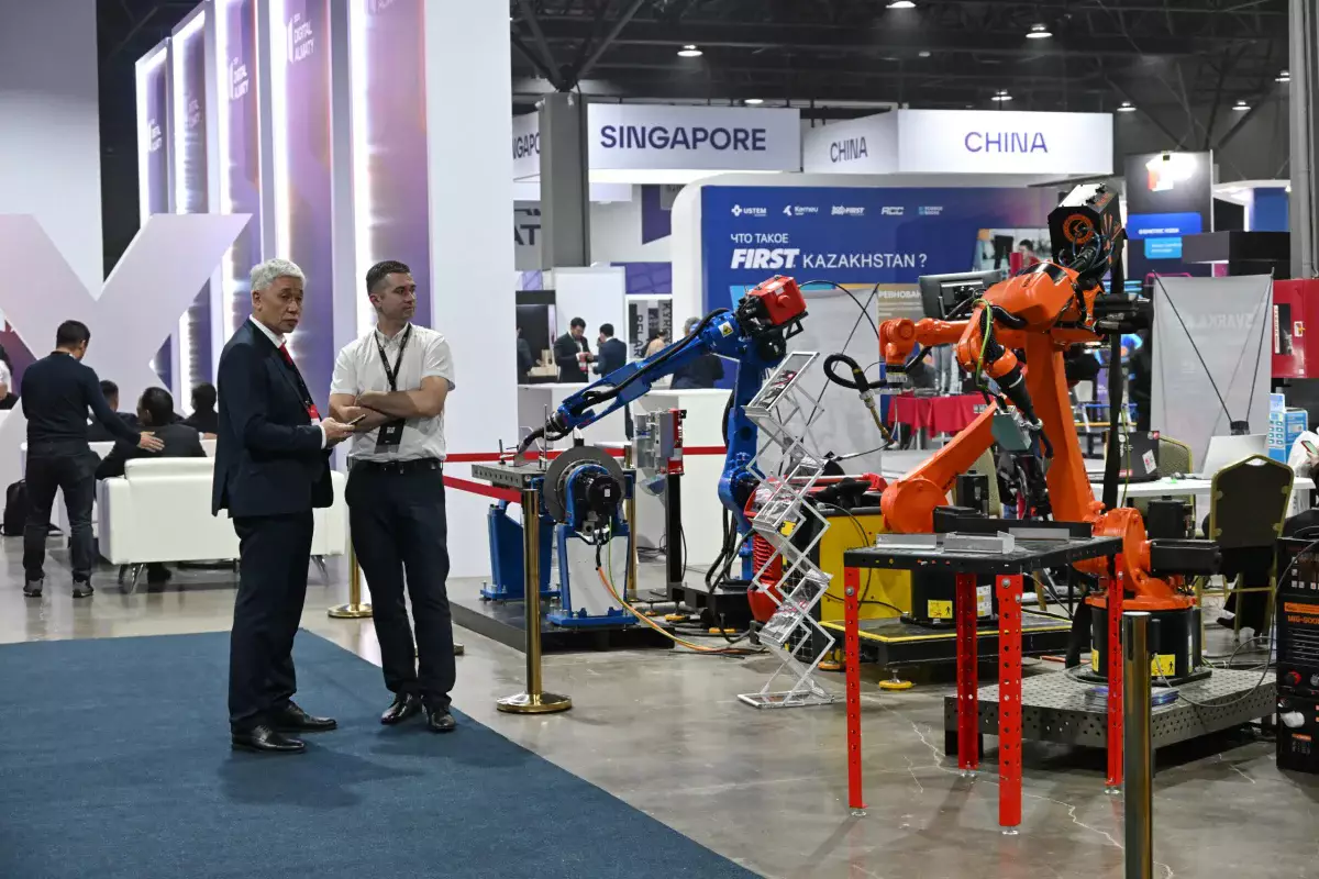 Мектептегі ЖИ-ден цифрлық медицинаға дейін: Алматының 2026 жылға арналған бағыты