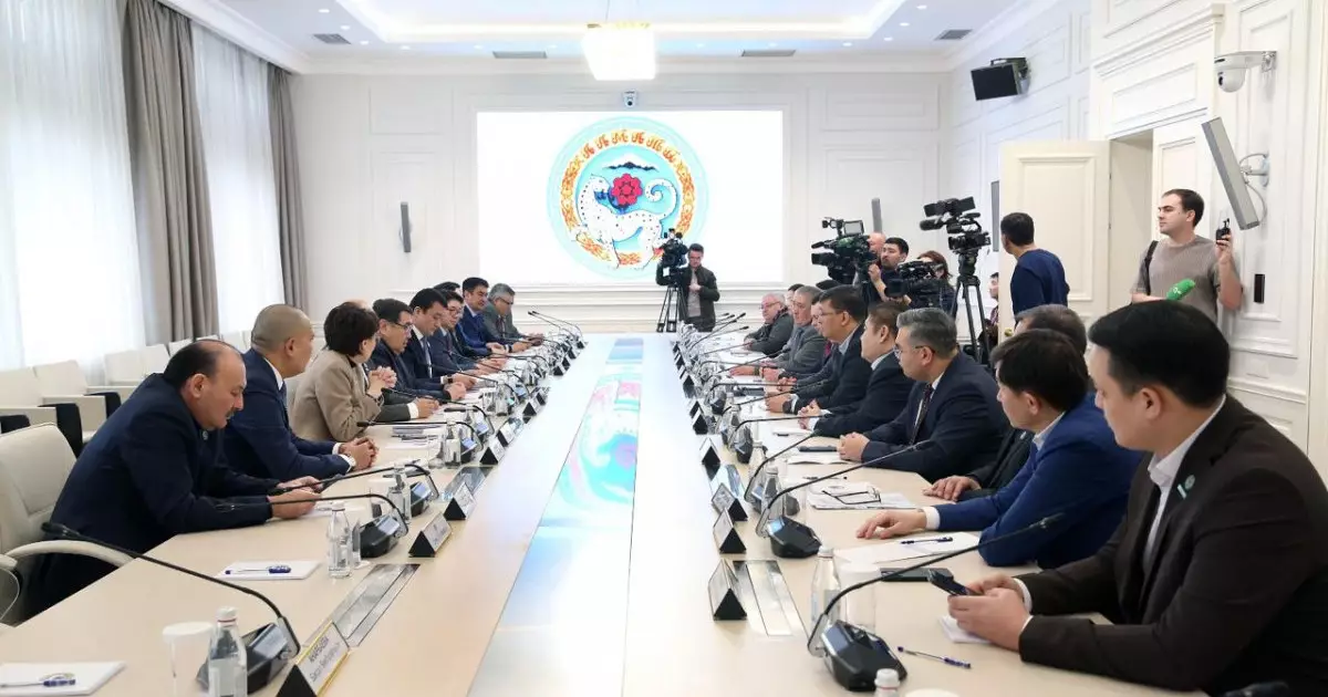  Конституцияға енгізілетін түзетулер Алматы жұртшылығымен өткен кездесуде түсіндірілді 