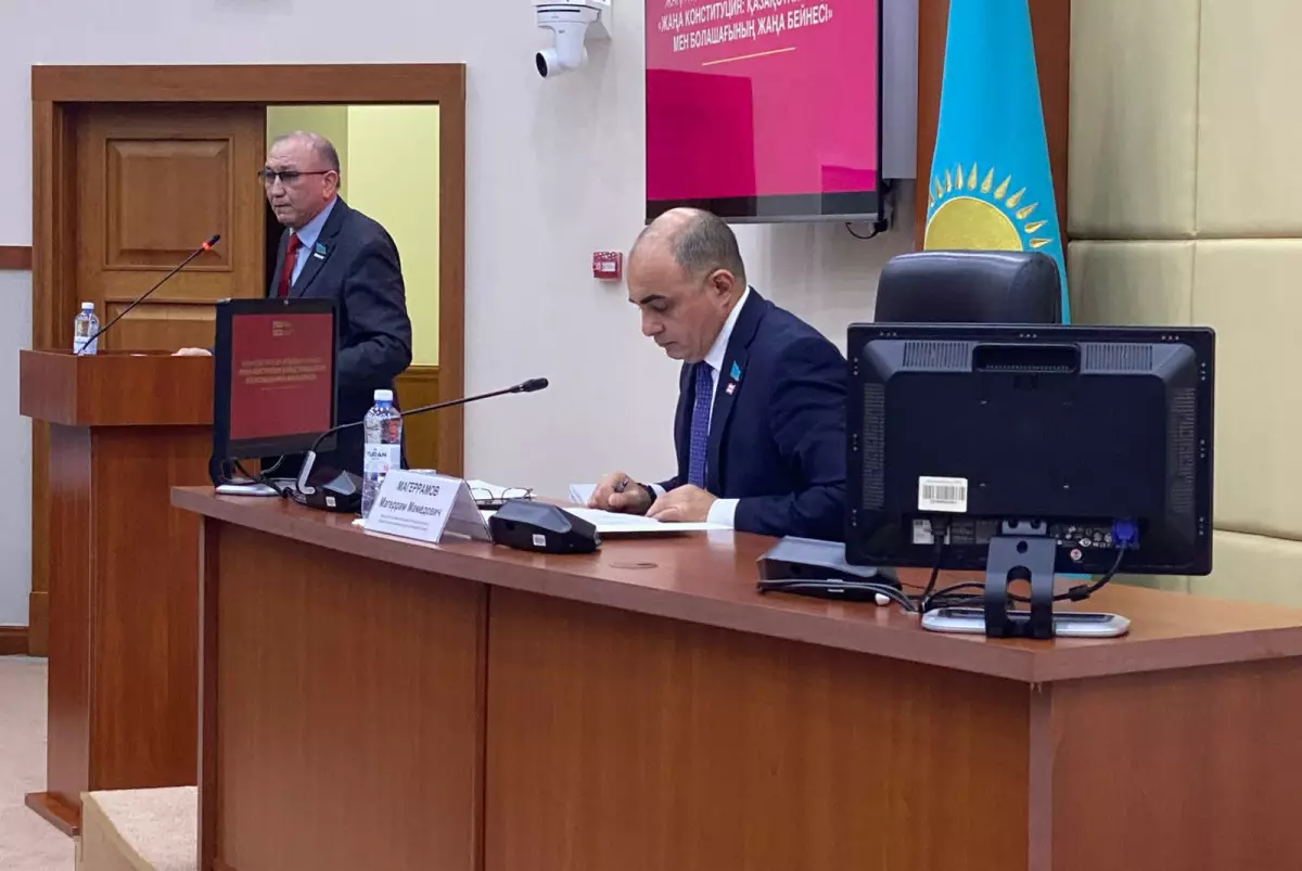 Фракция НПК обсудила проект новой Конституции Казахстана
