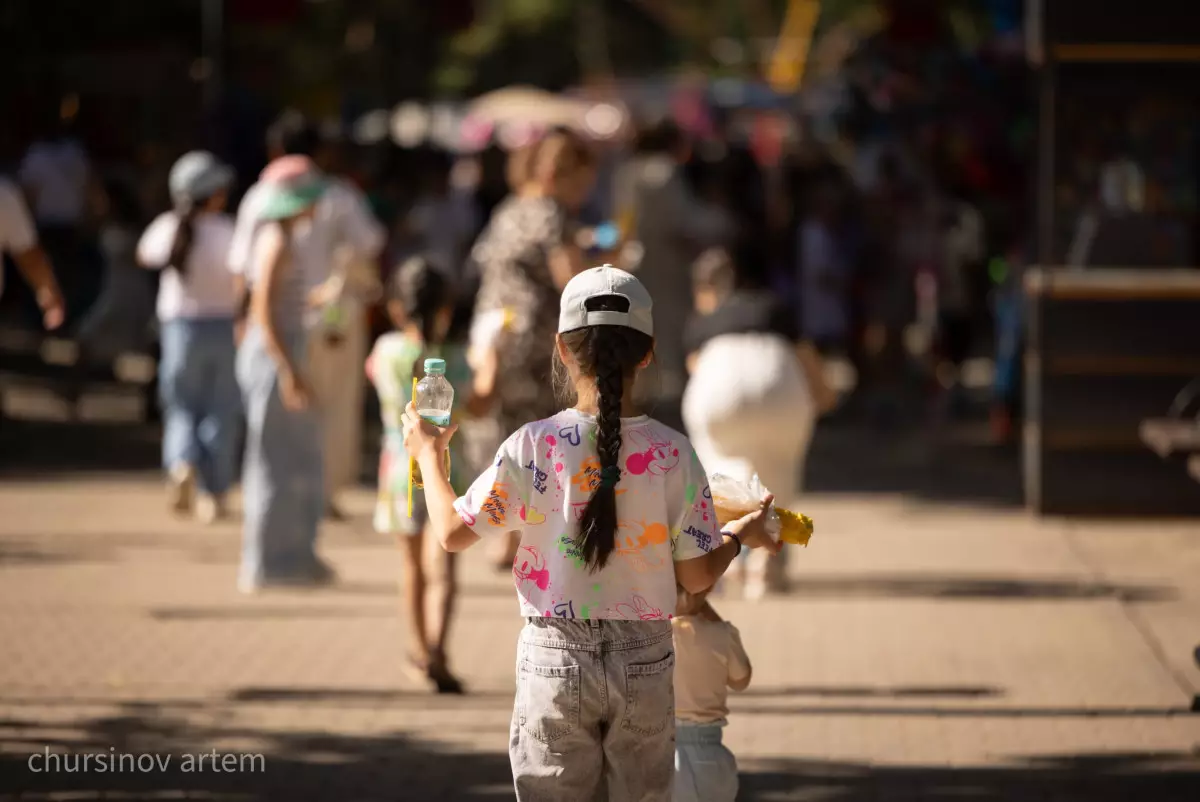 В новой Конституции усилили нормы по защите семьи и прав ребёнка