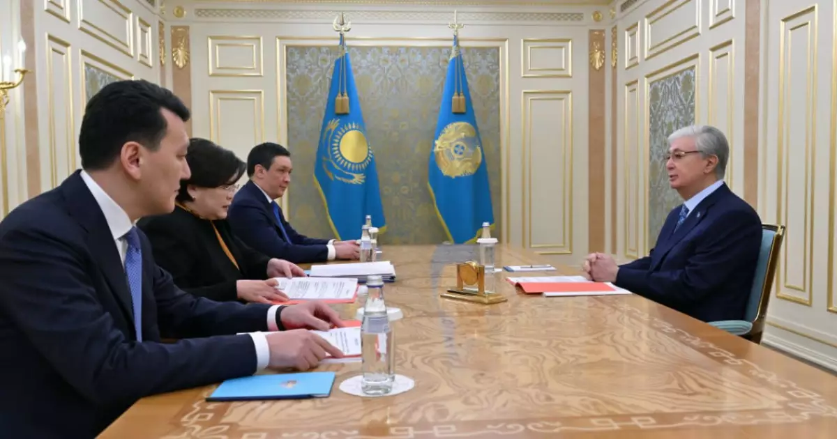  Қасым-Жомарт Тоқаев Конституциялық комиссия жетекшілерімен кездесу өткізді 