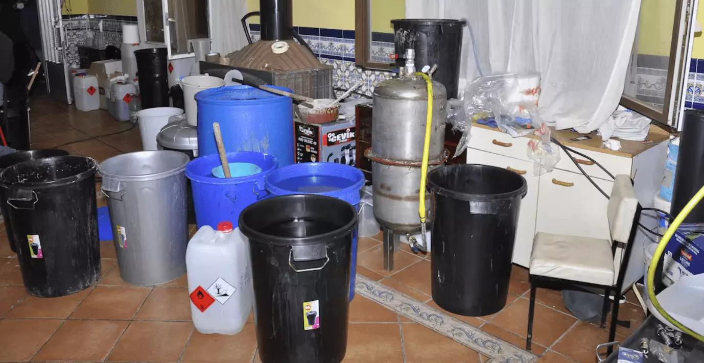 В Алматинской области ликвидировали подпольную нарколабораторию