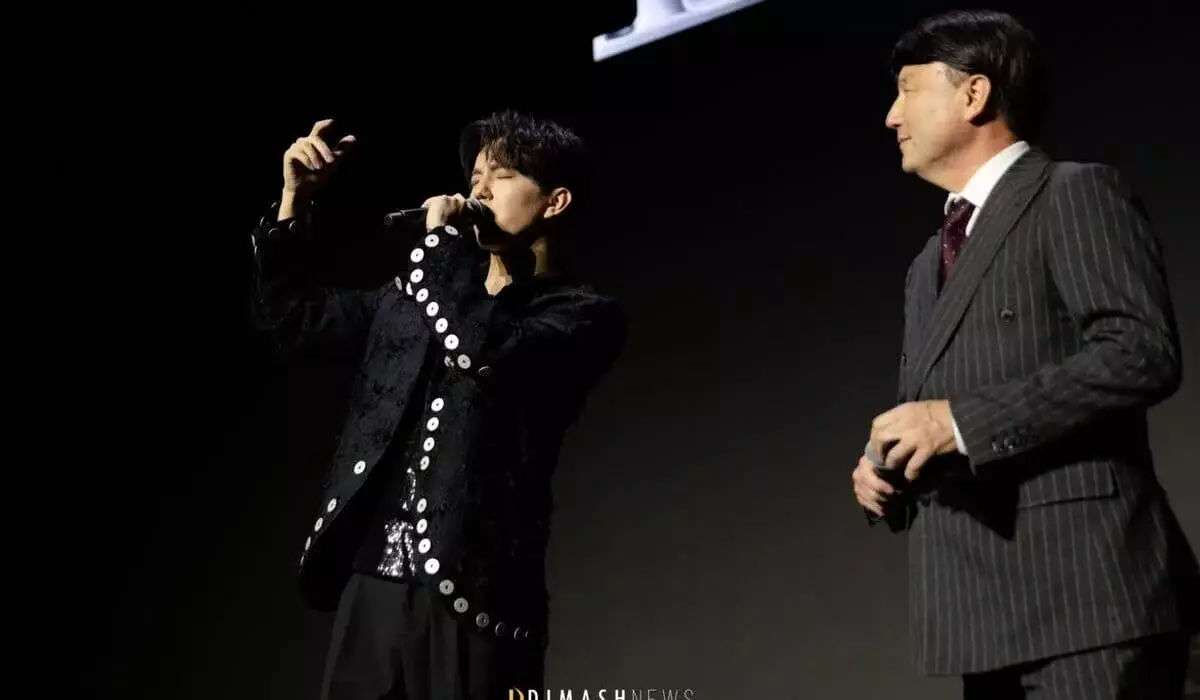 Димаш Кудайберген вместе с поклонниками отметил премьеру международного шоу в Алматы