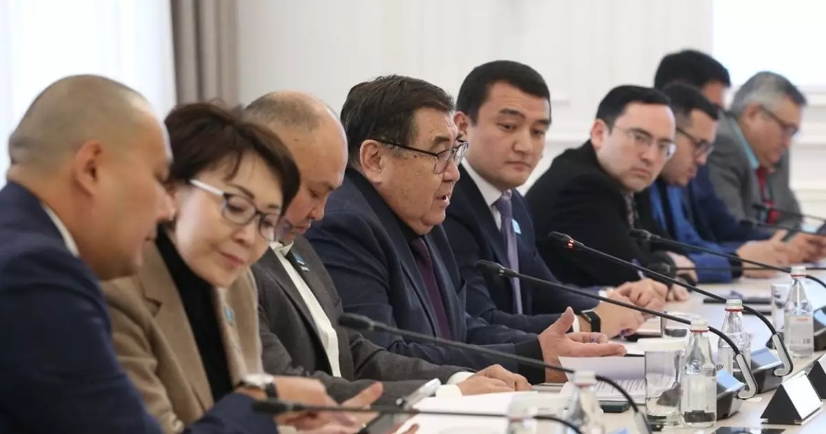  Алматыда конституциялық түзетулер қолдау тауып, олардың мәні түсіндірілді 