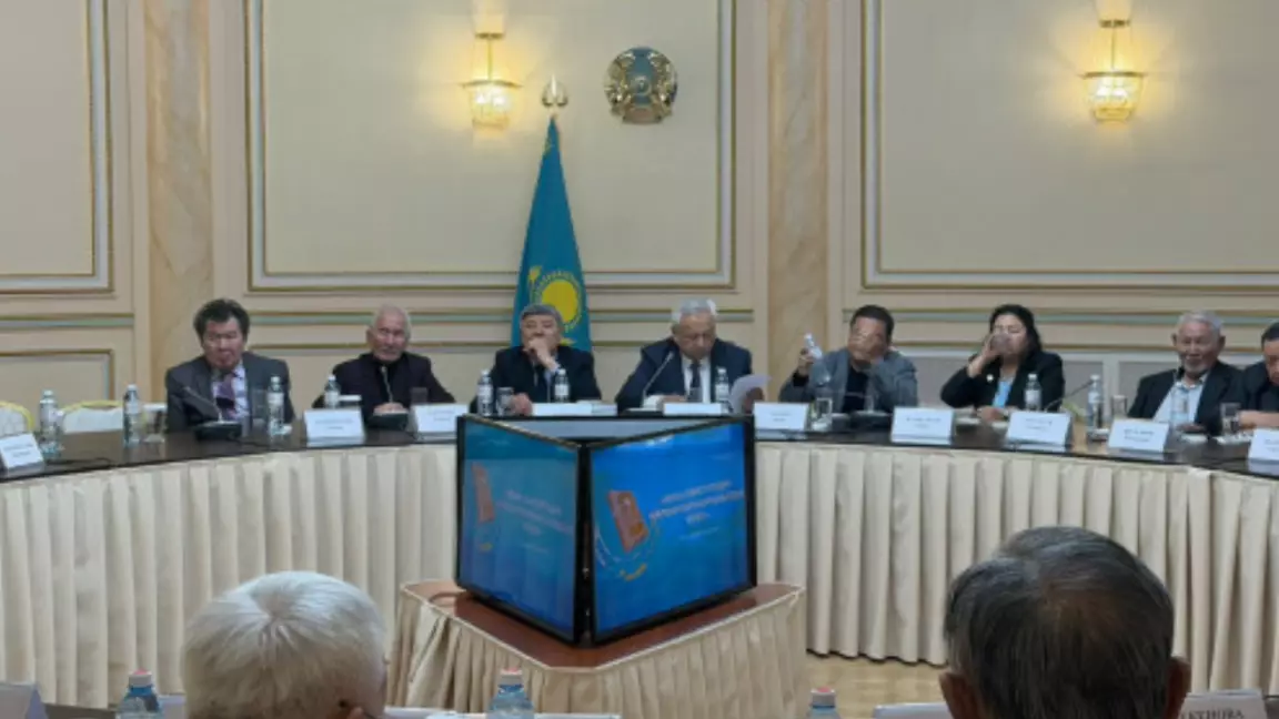 Жазушылар жаңа Конституцияны рухани тірек ретінде бағалады