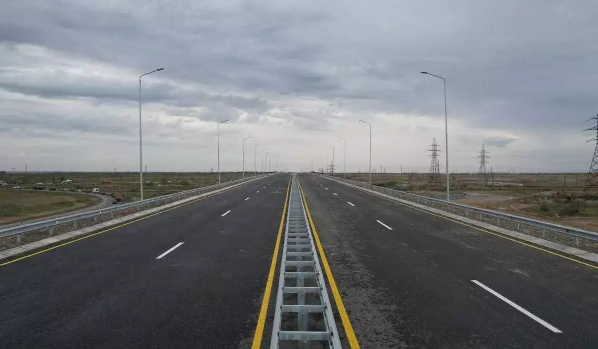 Полторы тысячи километров дорог в Казахстане расширят до четырех полос