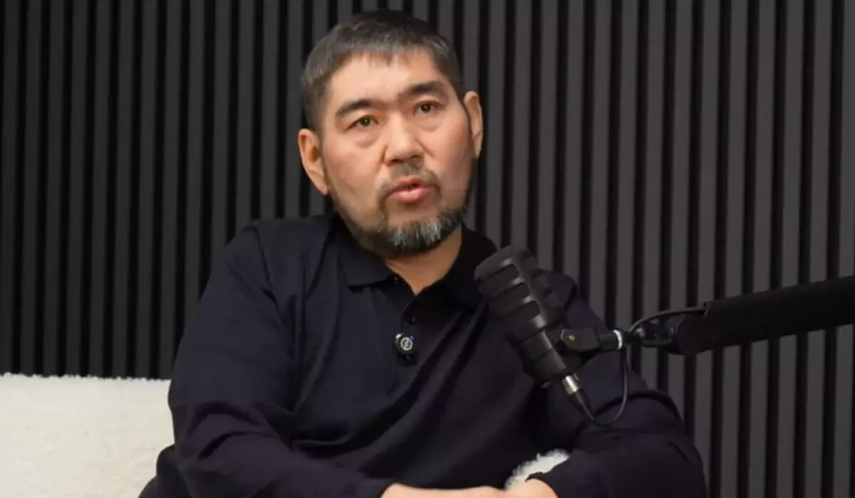 Известный казахстанский акын признался, что живет в съемной квартире из-за долгов