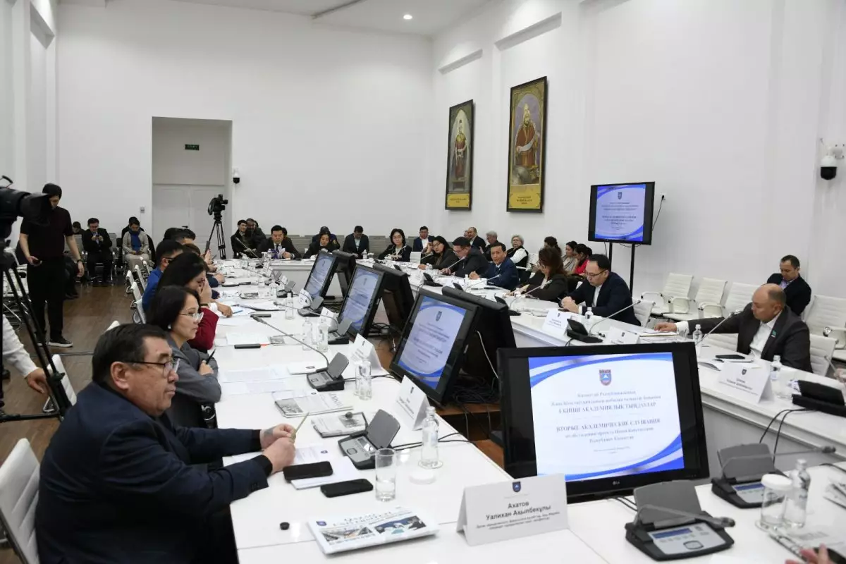 ҚазҰУ-да Парламент депутаттарының қатысуымен академиялық тыңдаулар өтті