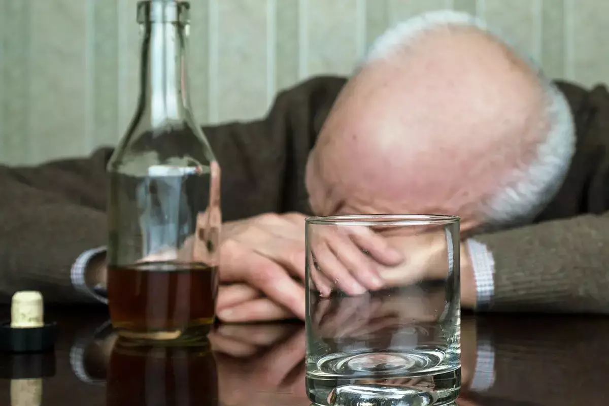 Как по внешнему виду определить алкоголика, рассказал врач - новости на Lada.kz 06.02.2026