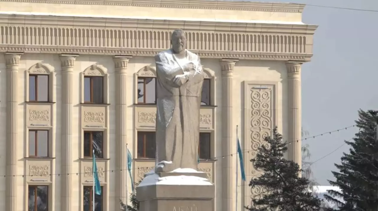 Казахстанцы поддерживают акцент на науку, образование и инновации в Конституции