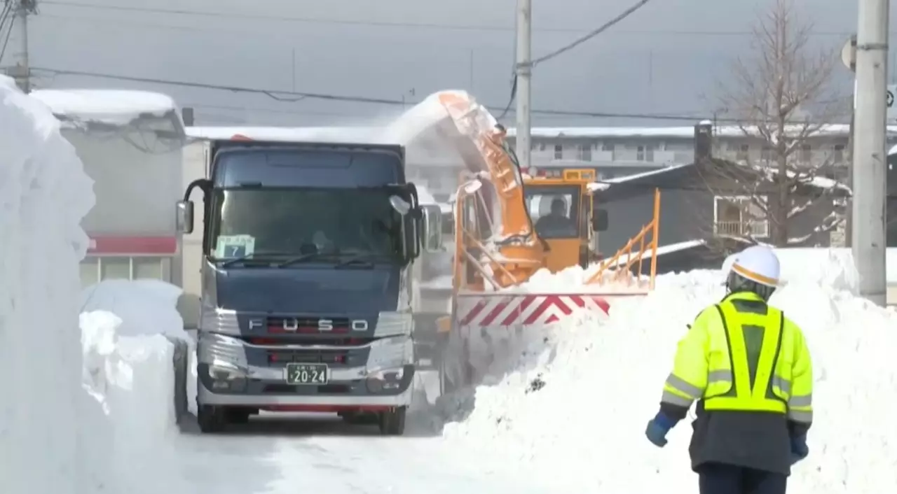 Жапонияда қар салдарынан 42 адам көз жұмды