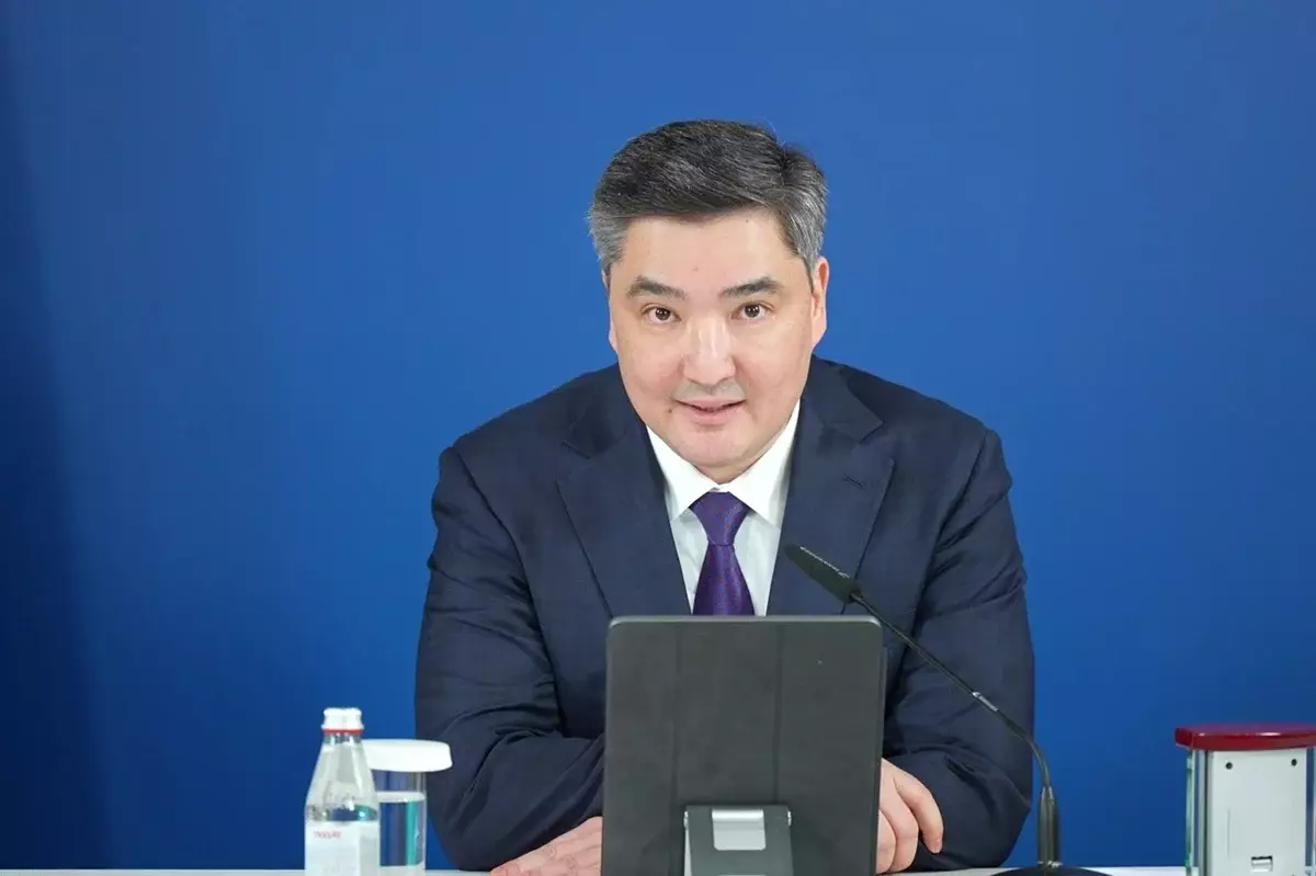 Олжас Бектенов обсудил с бизнесменами проект новой Конституции