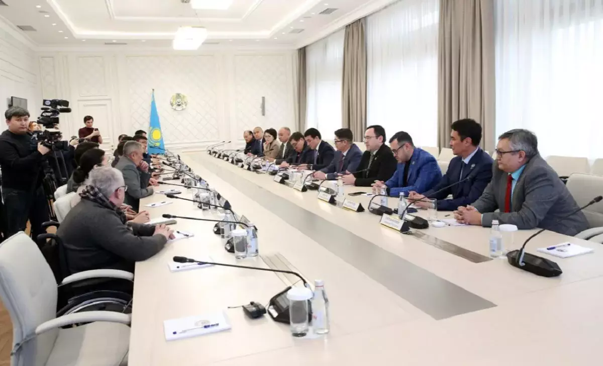 Алматының академиялық қауымдастығының өкілдері жаңа Конституция жобасын қолдады