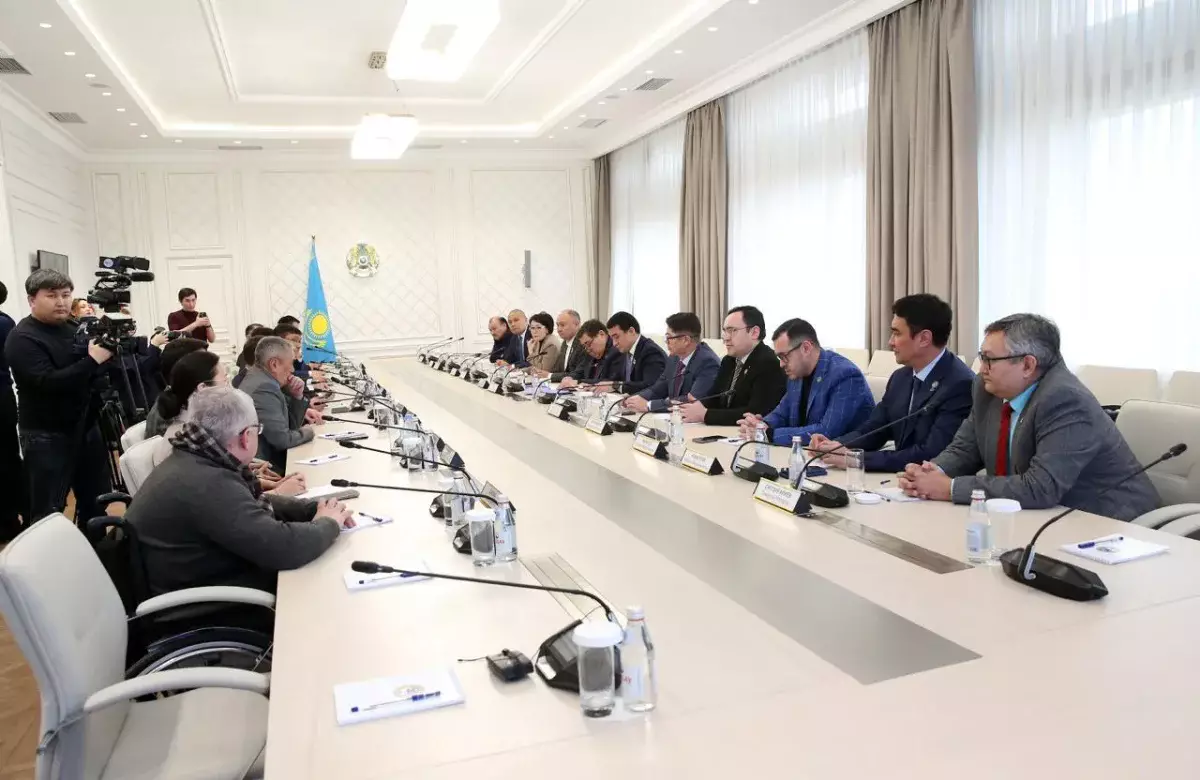 В Алматы высказались в поддержку проекта новой Конституции