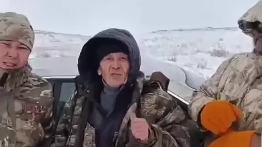 Қарағанды облысында қар құрсауында қалған жолаушылар құтқарылды