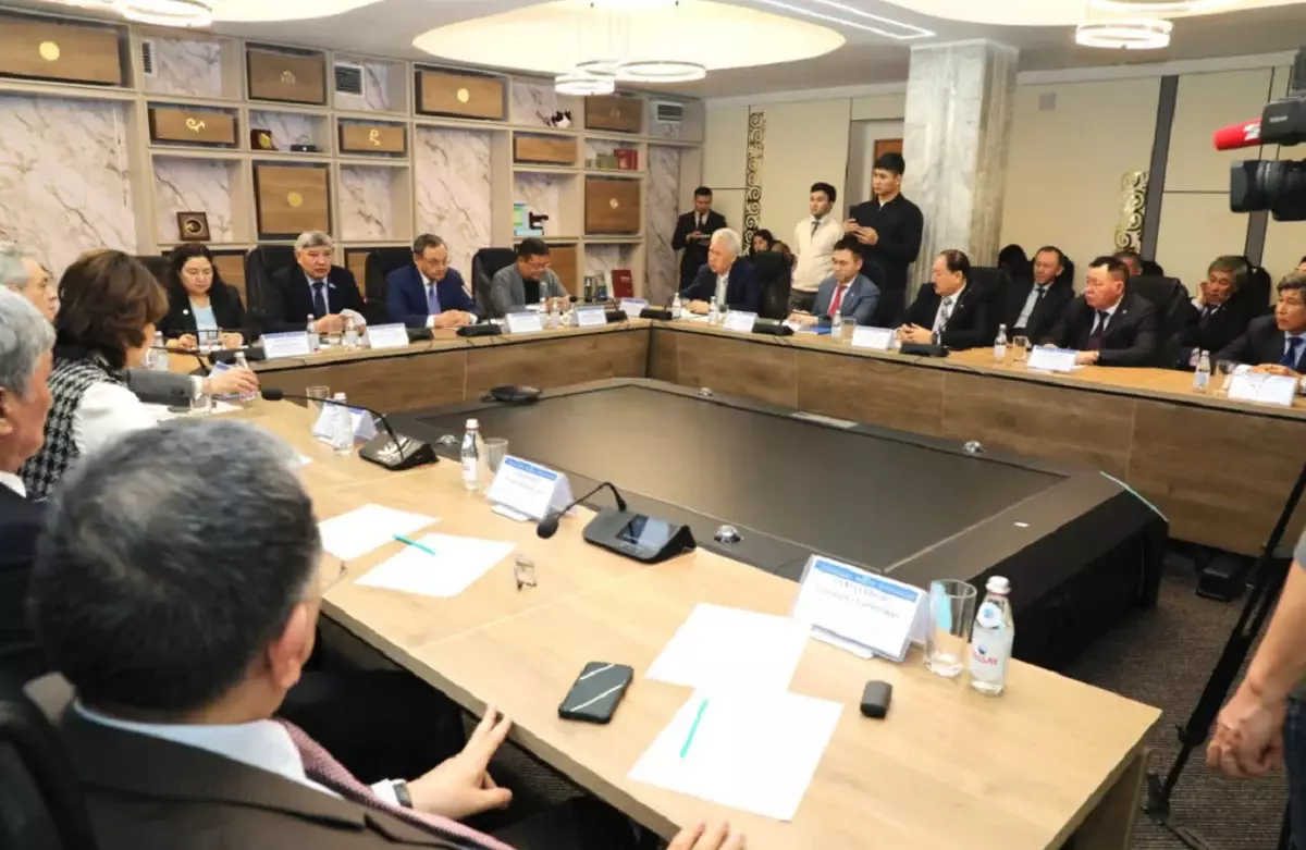 Алматыдағы ғылыми алаңда жаңа Конституция жобасы қолдау тапты