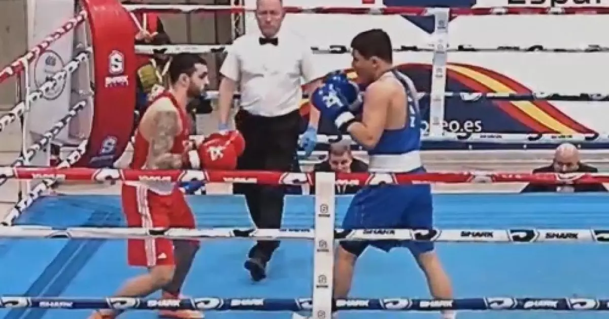  Сенсация: Қазақстандық боксшы әлем чемпионын жеңді 