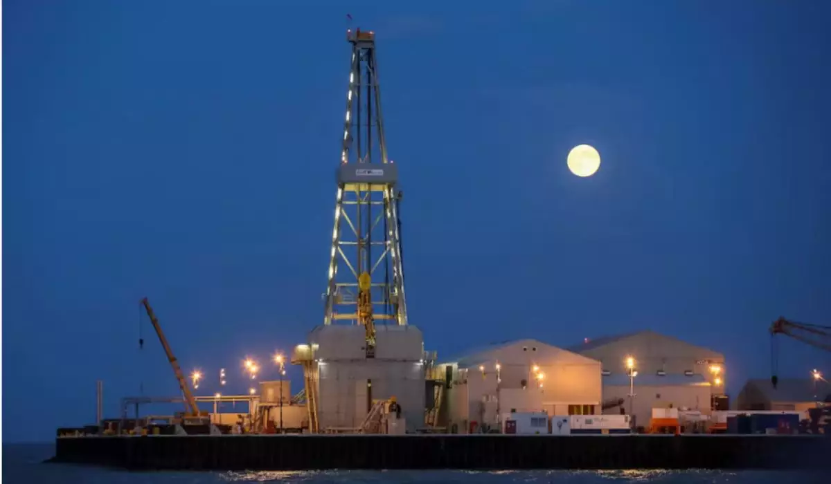 Shell бас директоры сот дауларына байланысты Қазақстанға жаңа инвестициялар уақытша тоқтатылатынын мәлімдеді