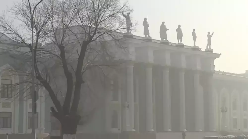 “Окно открыть нельзя“. Караганду вновь окутал густой смог