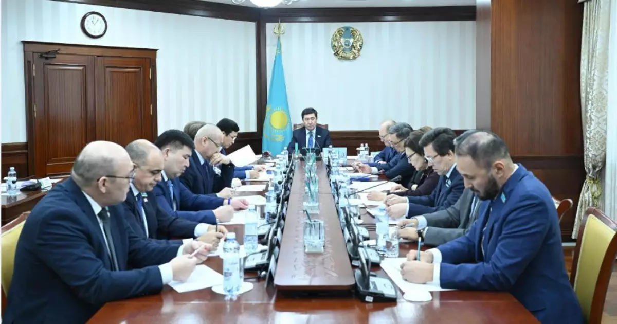   Газбен жабдықтауға қатысты заң жобасын қарайды   