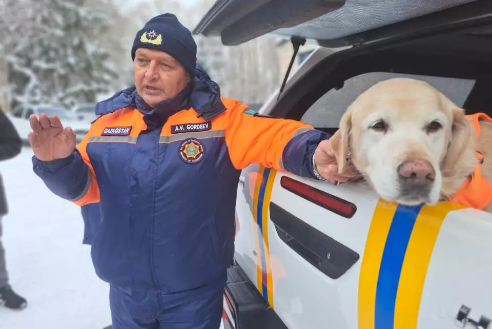 Дети учатся безопасному поведению вместе с МЧС