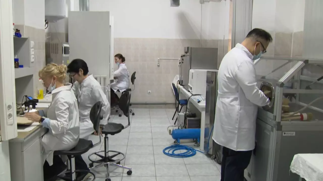 Алматыда бірегей қолжазбалар қалпына келтіріліп жатыр