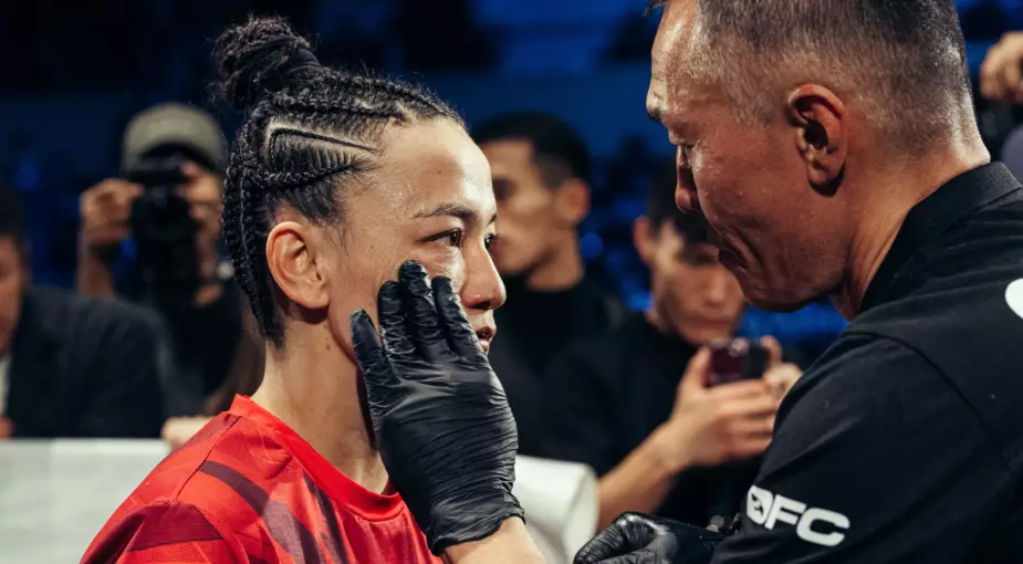 Казахстанка получила оценку за проигранный титульный бой