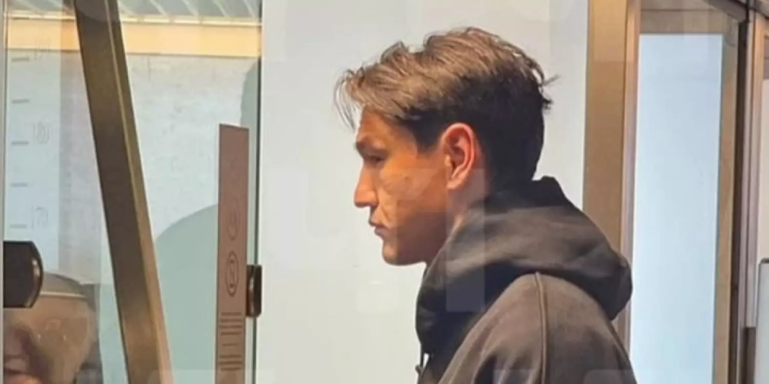 Ресейден қуылған әзілкеш Нұрлан Сабуров Қазақстанға оралды