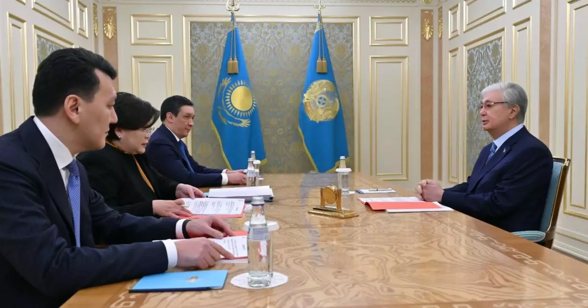  Президент Конституциялық комиссия жетекшілерімен жұмыс кеңесін өткізді 