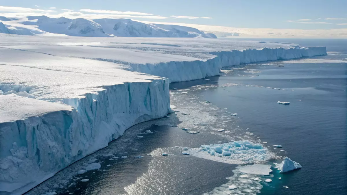 Стена против океана: ученые ищут способ замедлить гибель крупнейшего ледника мира