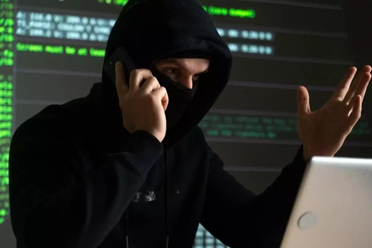 Шетелдік азамат Қазақстанда алаяқтықпен айналысатын қылмыстық топ құрған: 125 миллион теңге залал келді